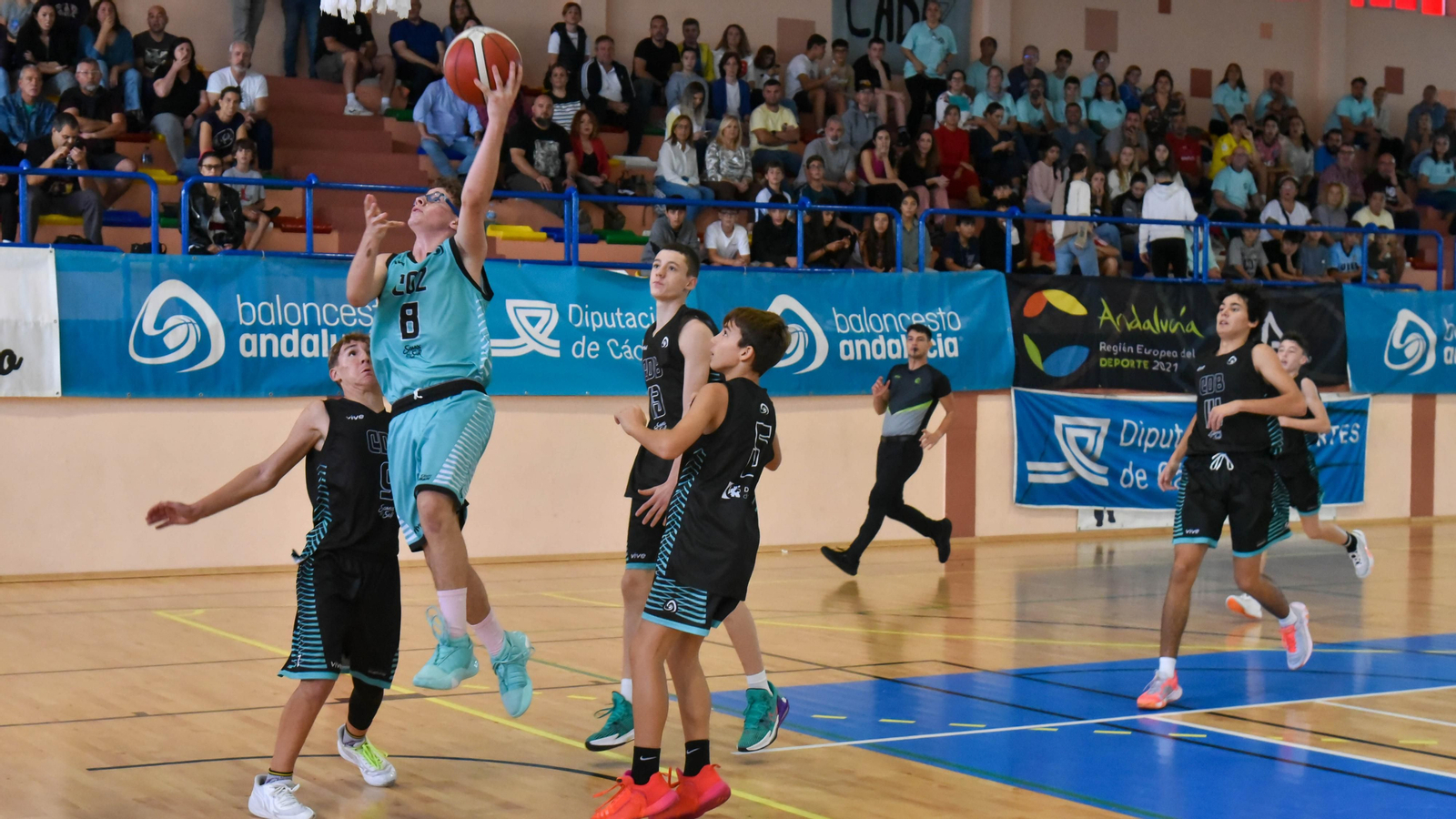 Las fotos de la tercera jornada del Andaluz infantil masculino de baloncesto en La Línea