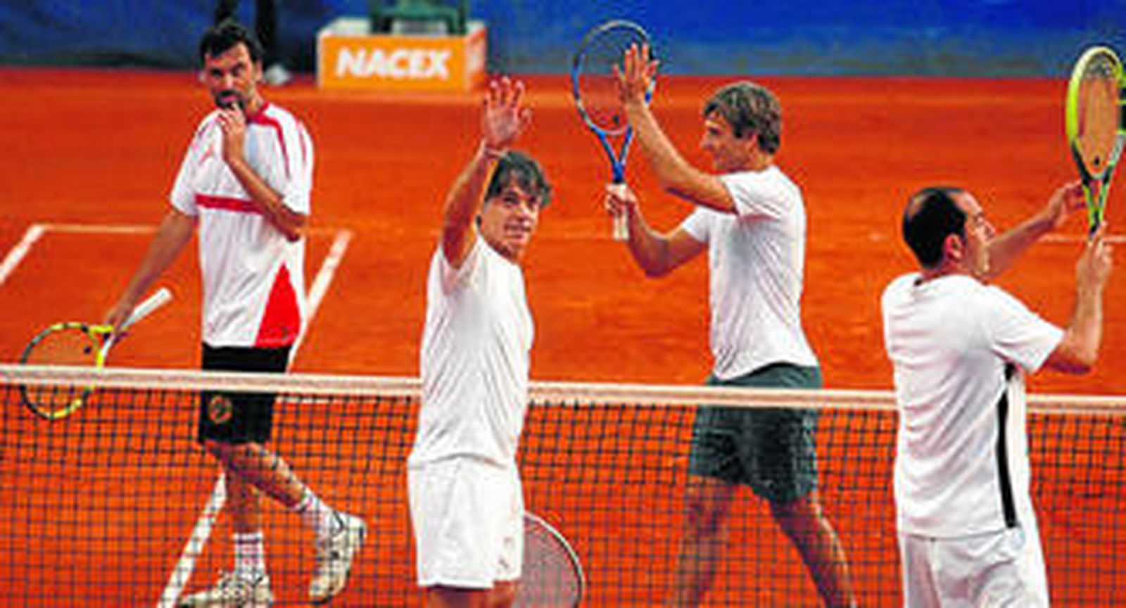 Sergi Bruguera, Javier Sánchez Vicario y Carlos y Albert Costa dieron espectáculo en el dobles.