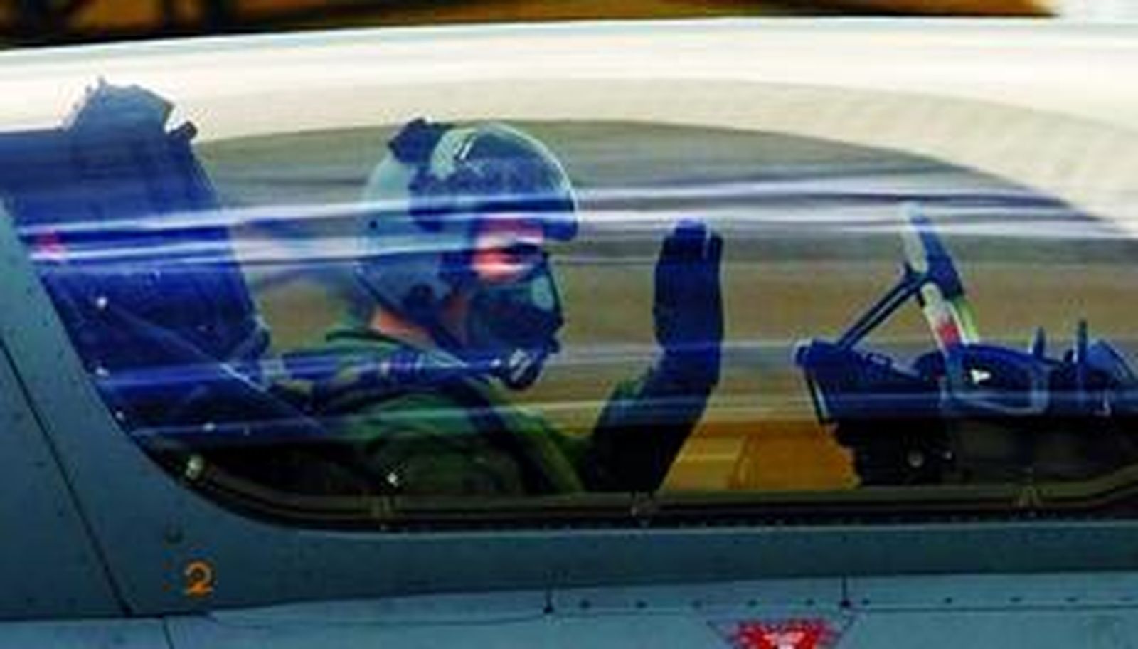 El Príncipe, ayer a los mandos de un Eurofighter que despegó de la base de Morón de la Frontera.