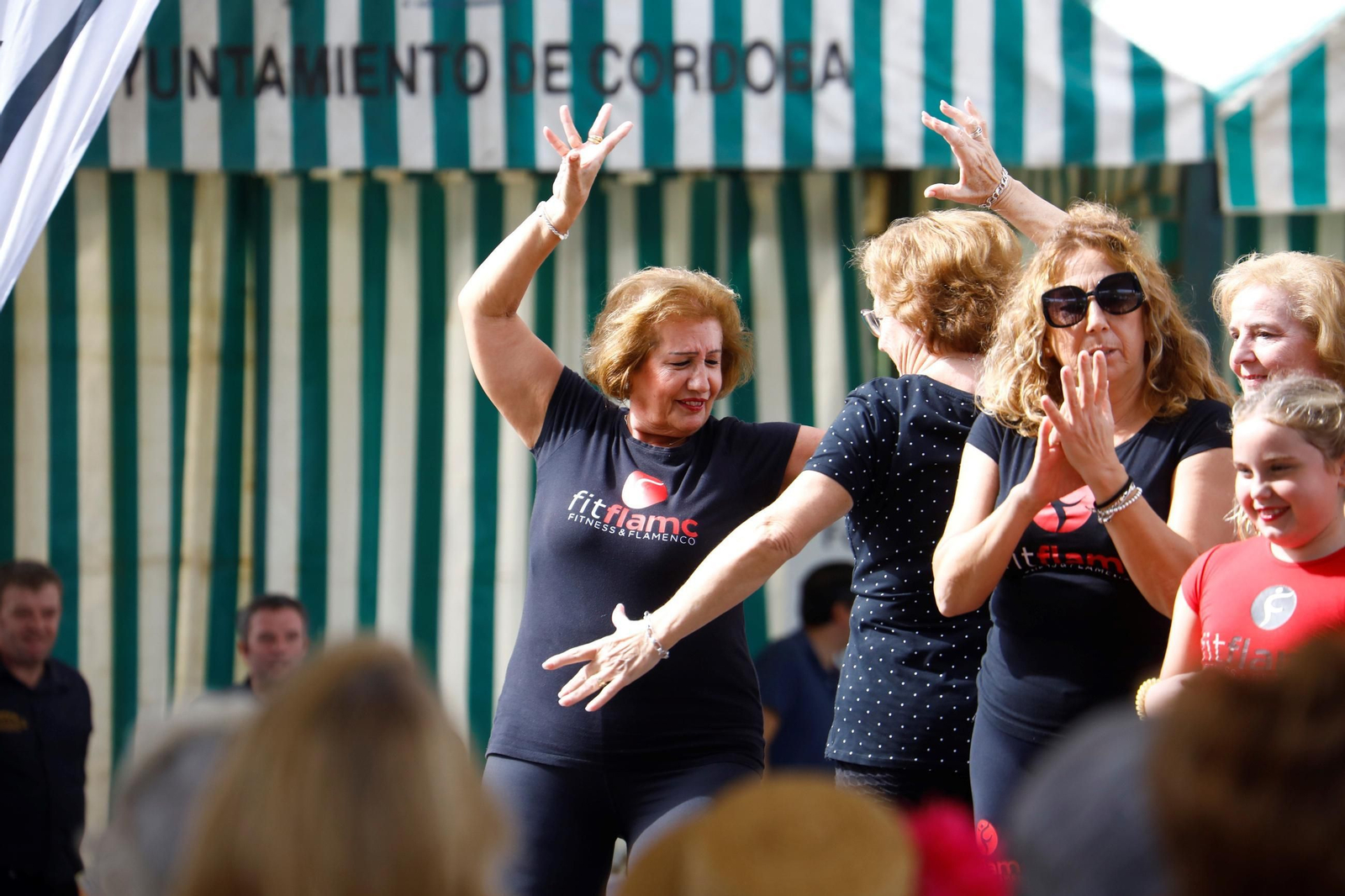 Las peñas celebran su tradicional perol en las Setas, en imágenes