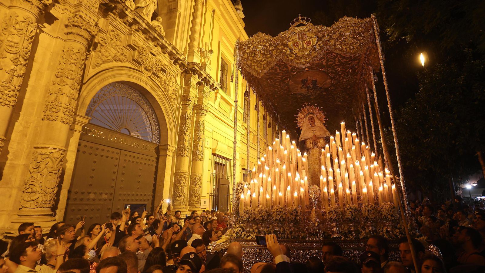 La Virgen de las Aguas en su salida extraordinaria de octubre de 2022.