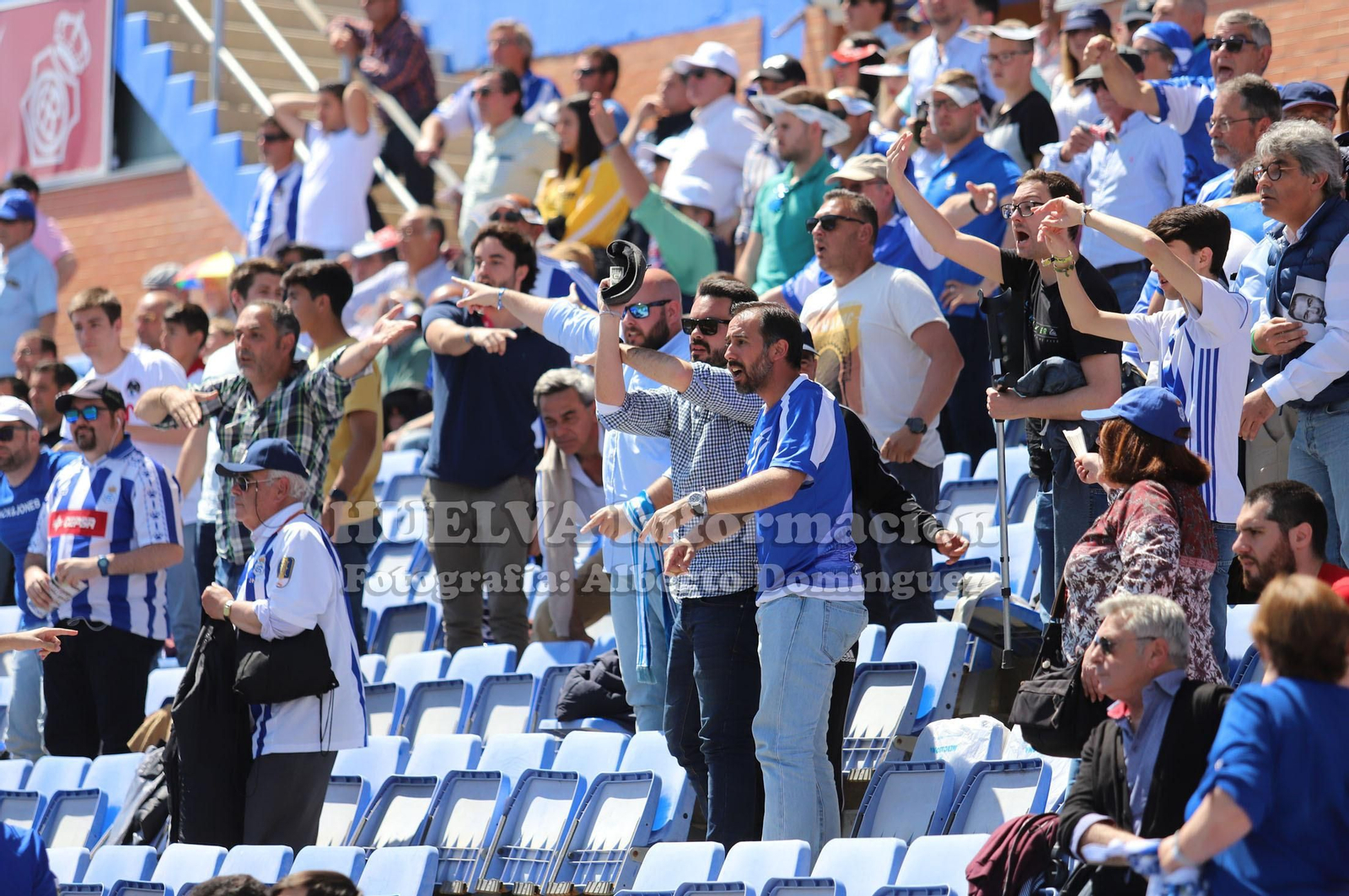 Imágenes del mejor ambiente del Recreativo de Huelva - Talavera