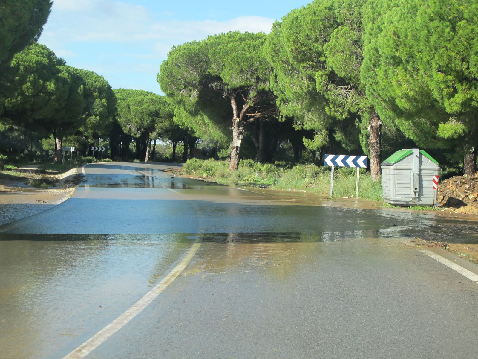 Carretera de El Marquesado, inundada tras las lluvias, en una imagen de archivo