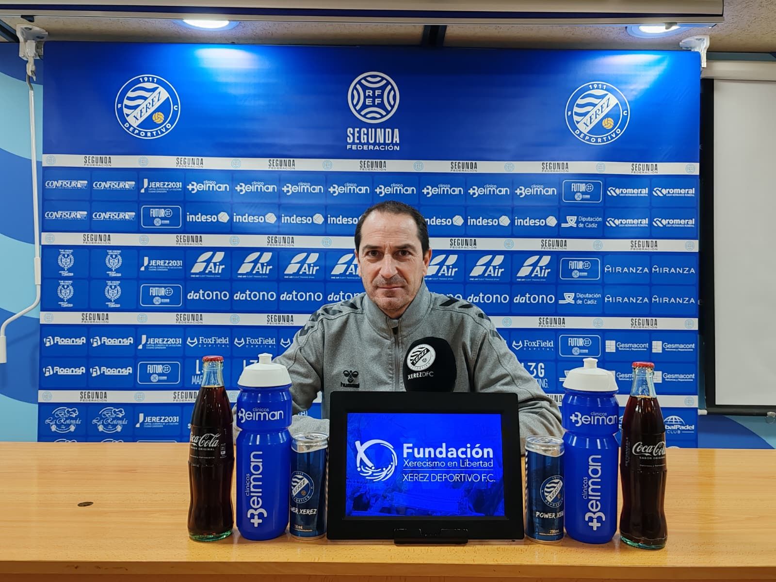 Diego Caro, en la sala de prensa de Chapín este viernes 20 de febrero antes del encuentro contra el Extremadura.