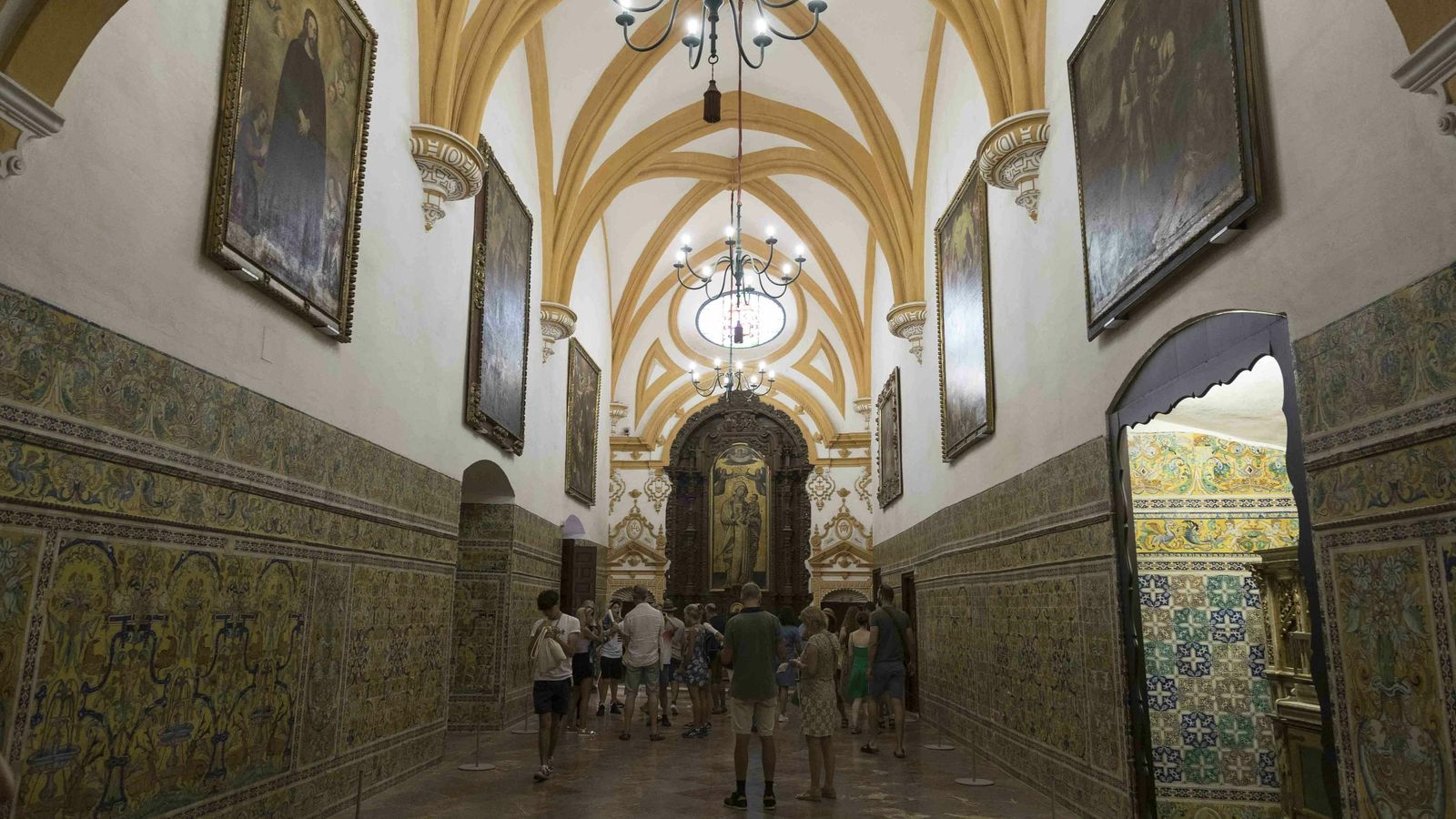 La Capilla del Palacio Gótico, con sus valiosos azulejos renacentistas.