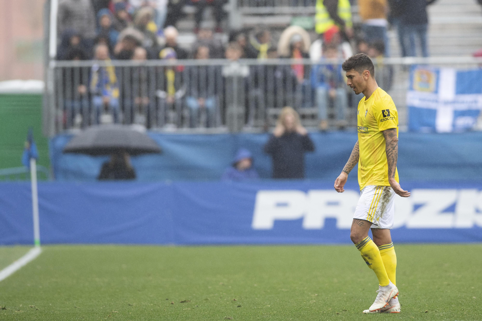 Rhyner, durante un partido del Cádiz.