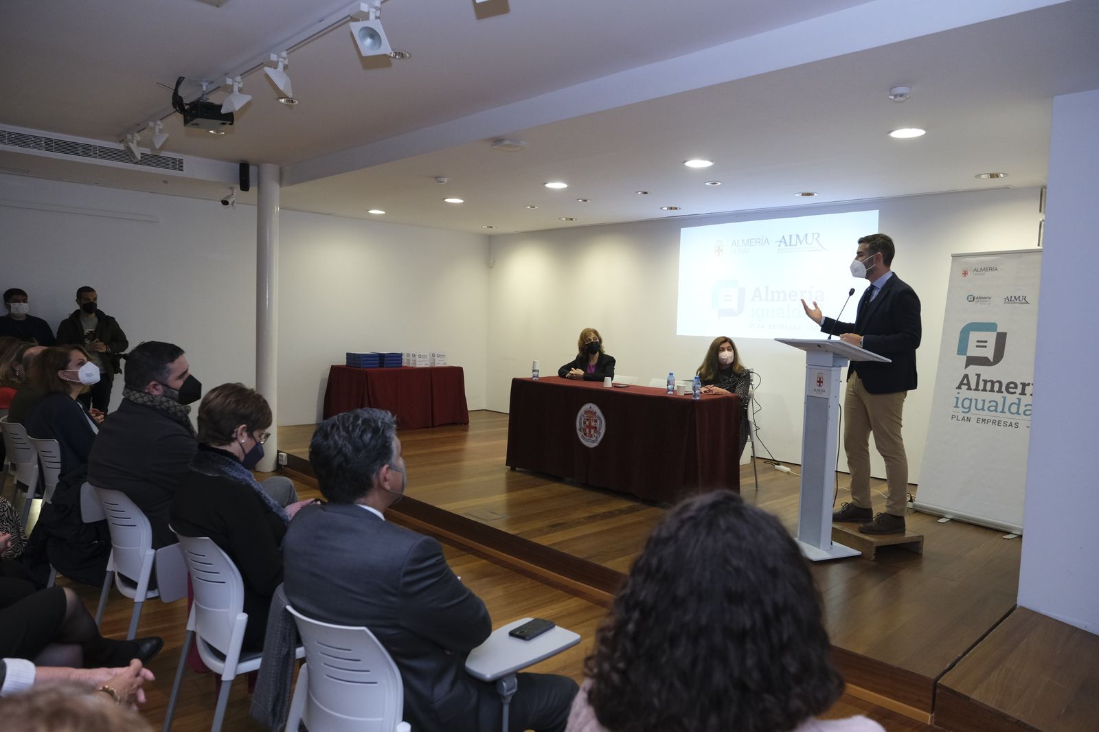 Entrega de distinciones a empresas almerienses que instauran la igualdad entre sus trabajadores