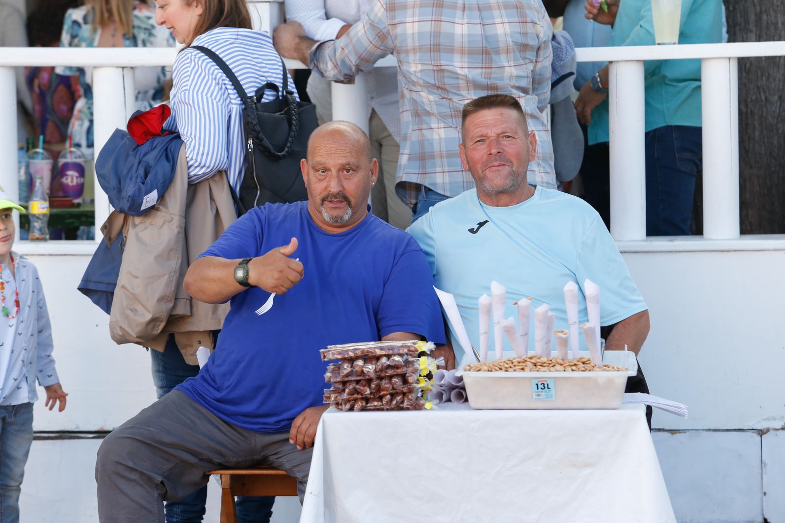 Búscate en la fotos del viernes en la feria de Los Barrios