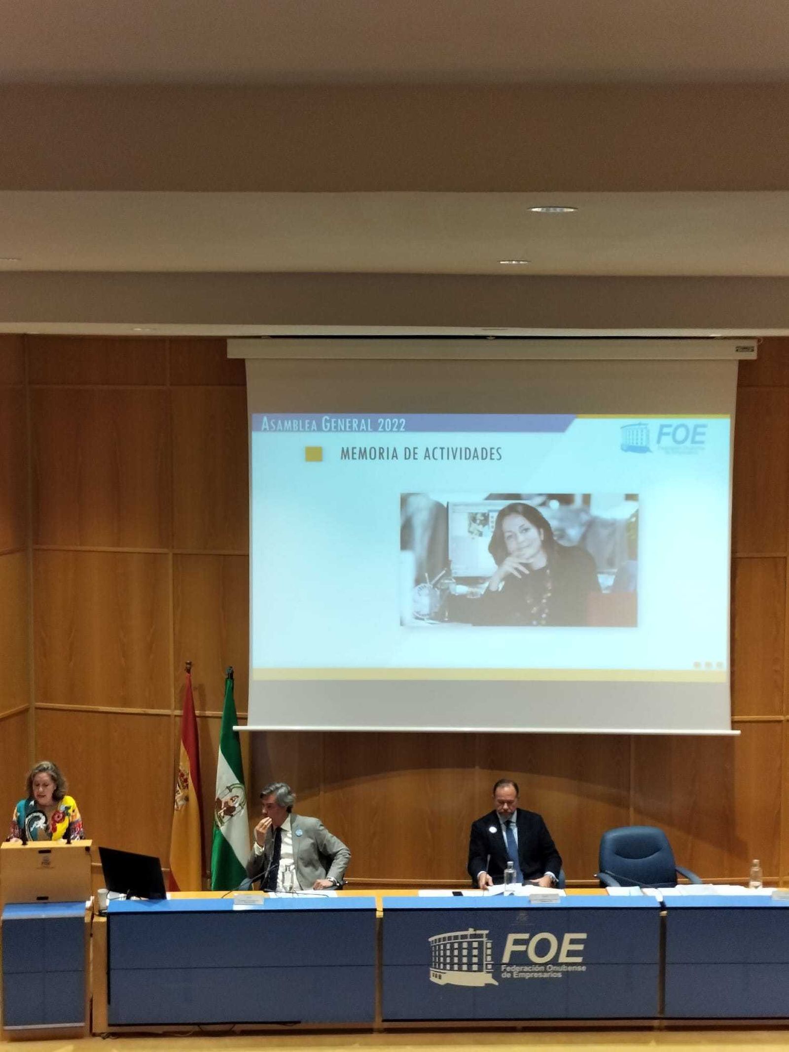 La asamblea general de la FOE tuvo un recuerdo especial a Ana Vives Casas, exdirectora de 'Huelva Información'.