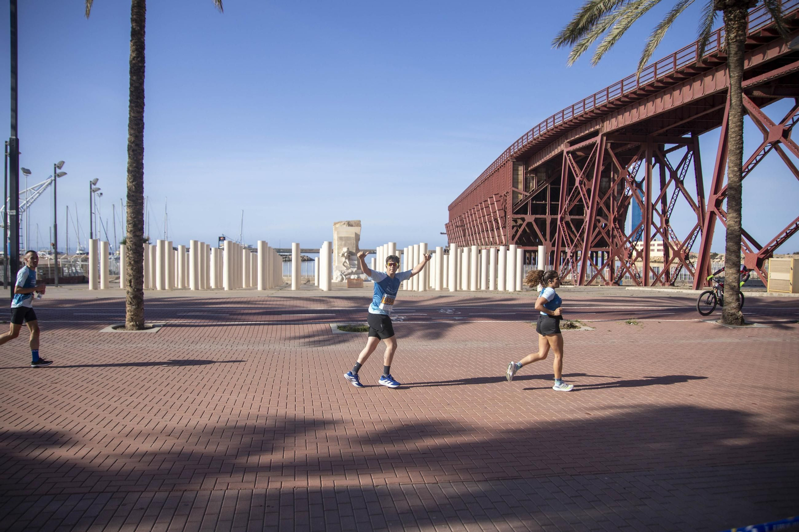 El Medio Maratón de Almería 2025, en imágenes