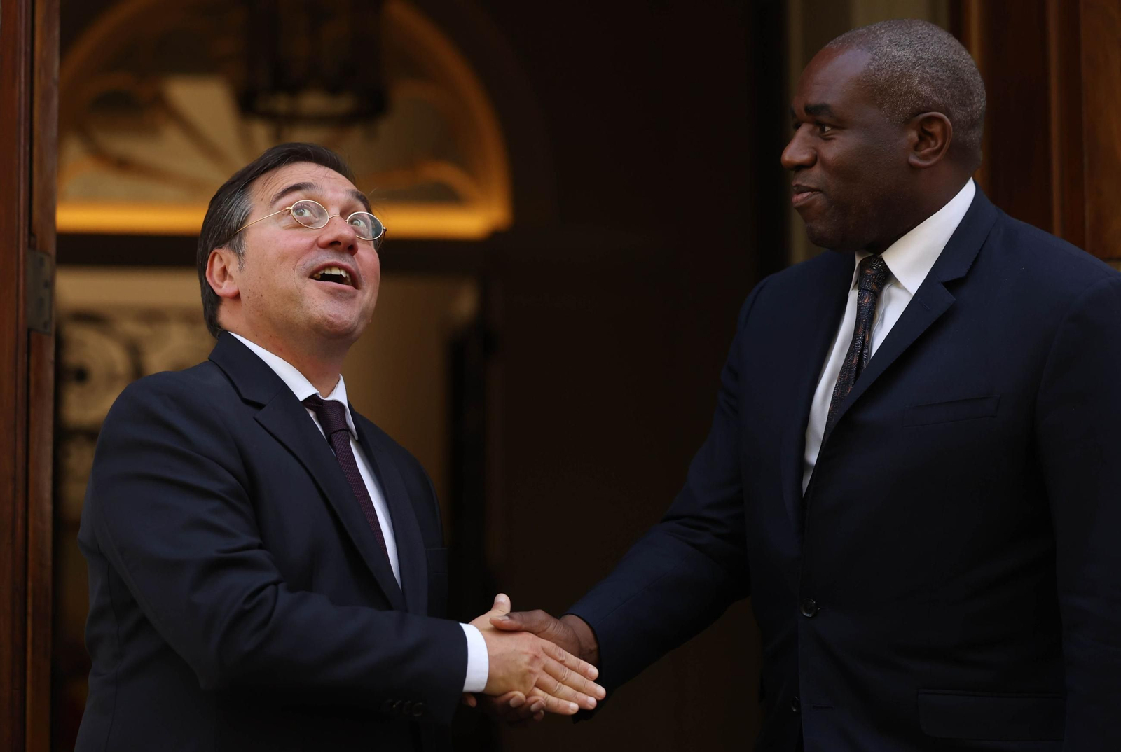 Albares y Lammy, antes de su reunión el lunes en Londres. Albares y Lammy, antes de su reunión el lunes en Londres.