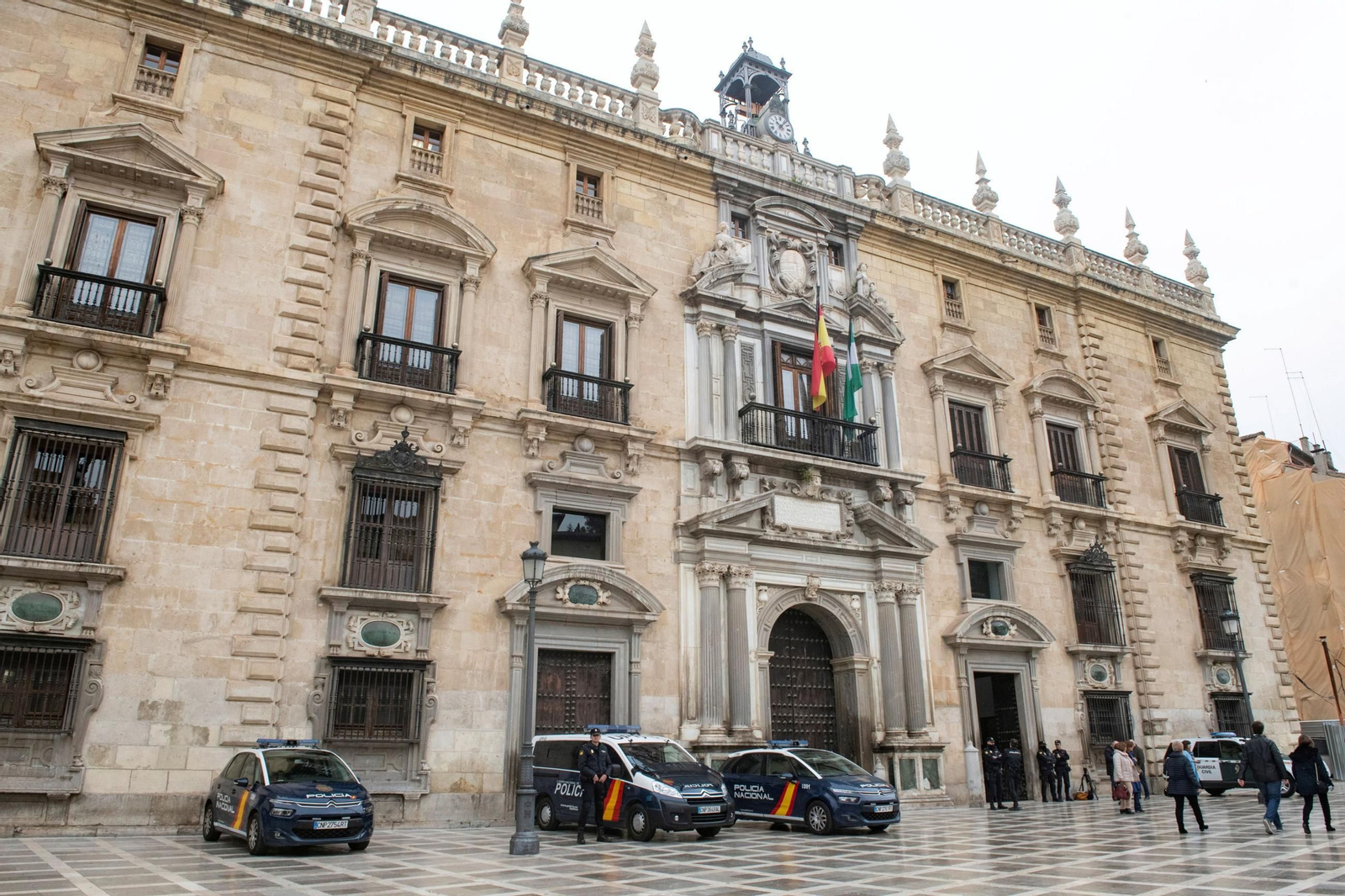 La fachada del edificio del Tribunal Superior de Justicia de Andalucía y de la Audiencia Provincial de Granada.