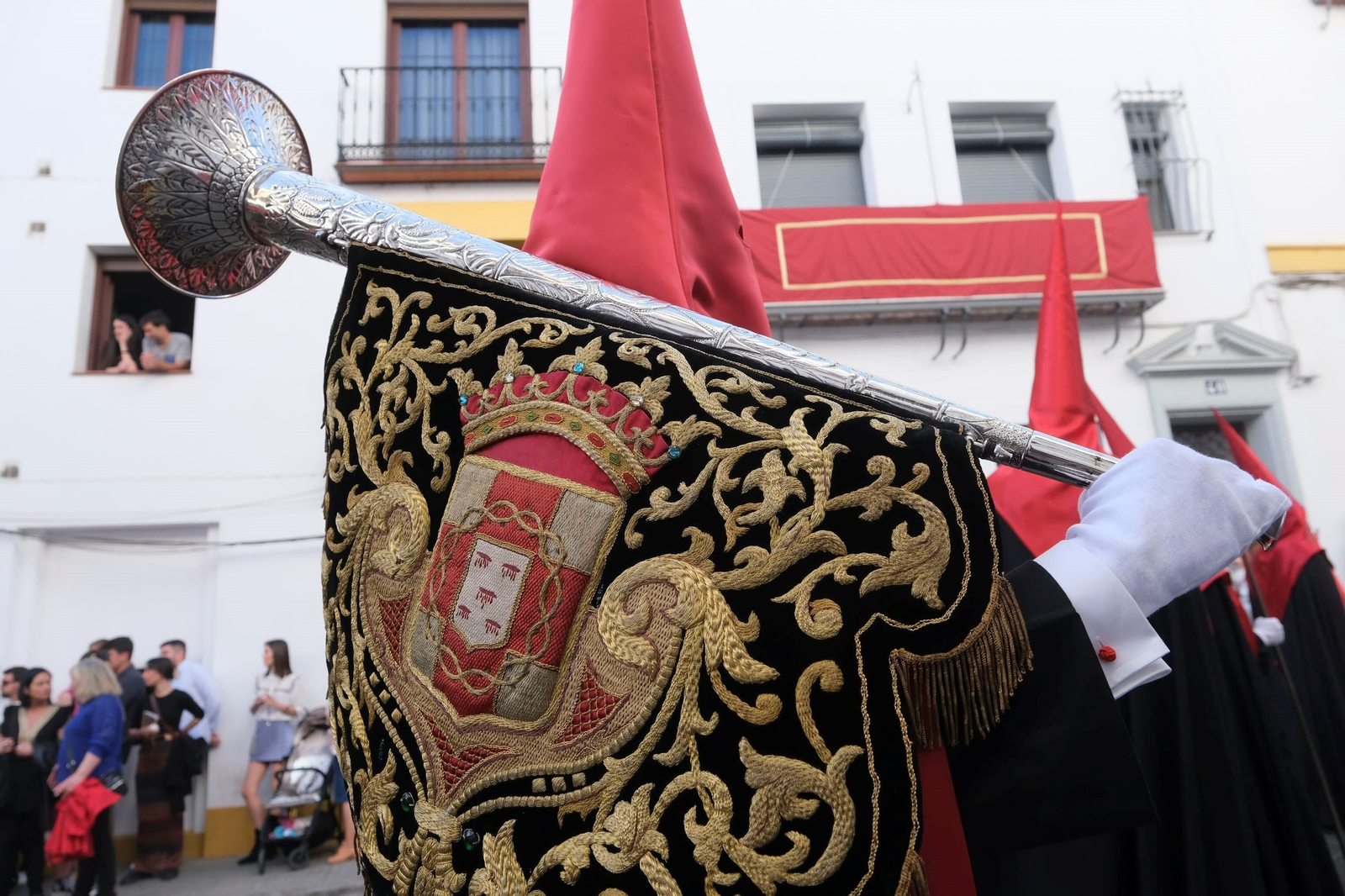 Jueves Santo en Córdoba: la procesión de la Caridad, en imágenes