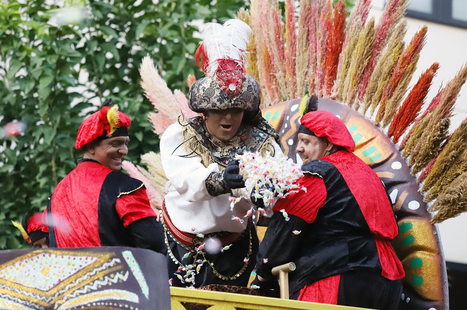 Imágenes de la cabalgata de los Reyes Magos de Huelva
