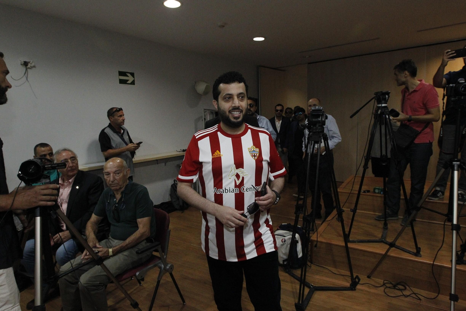 Fotogalería rueda de prensa dueño U.D. Almería, Turki Al-Sheik