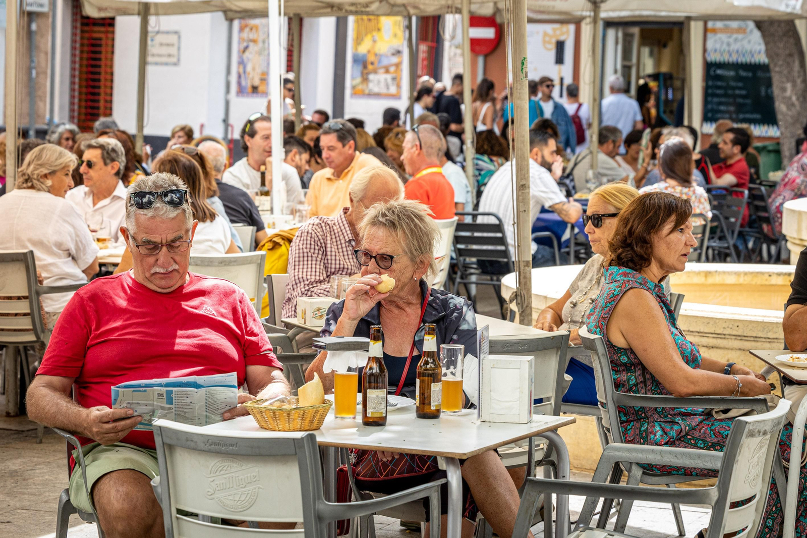Búscate en SailGP Cádiz: La ciudad disfruta del ambiente del domingo con las actividades, las carreras y los bares