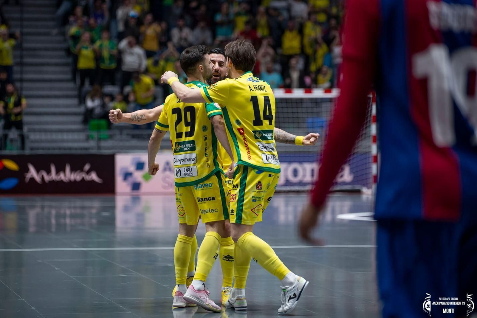 Jaén Paraíso Interior FS y Barça disputan esta noche el partido más atractivo de la jornada.