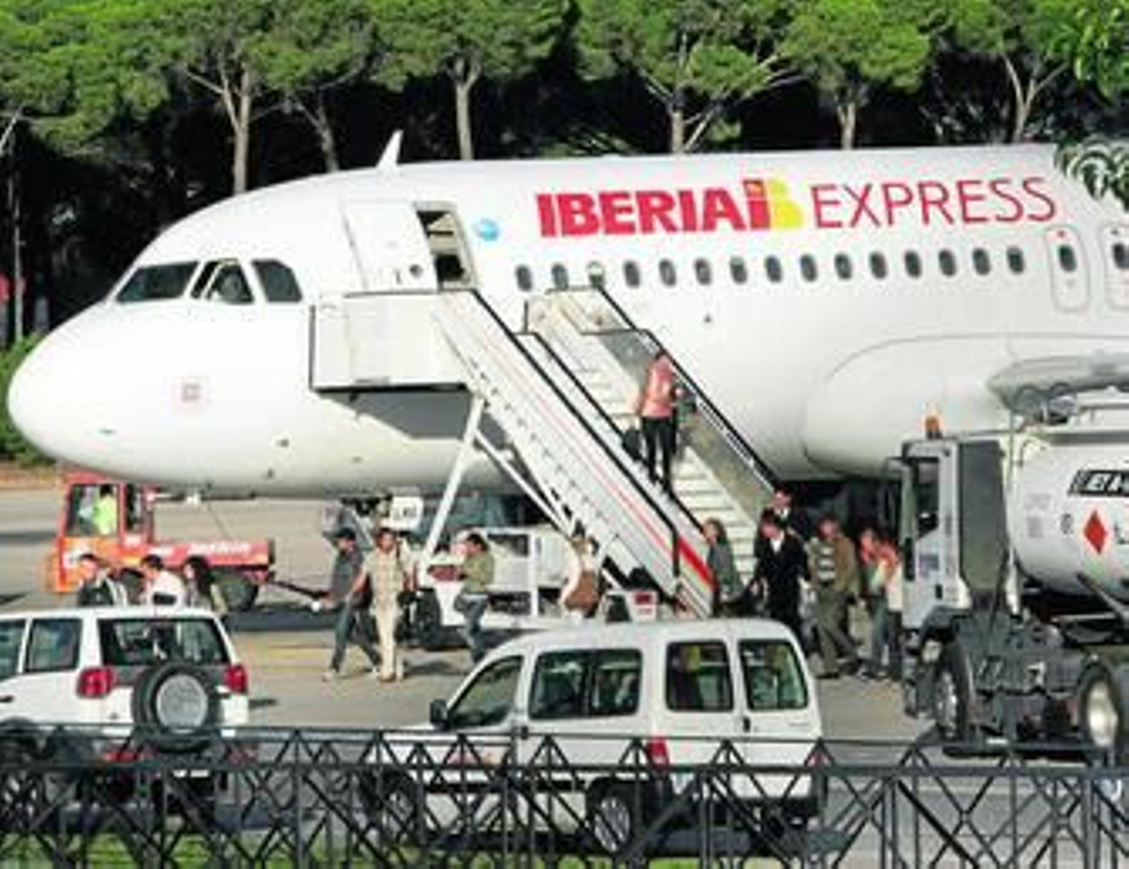 En la foto, el vuelo de Iberia Express que aterrizó en el aeropuerto de la ciudad a las cinco de la tarde.