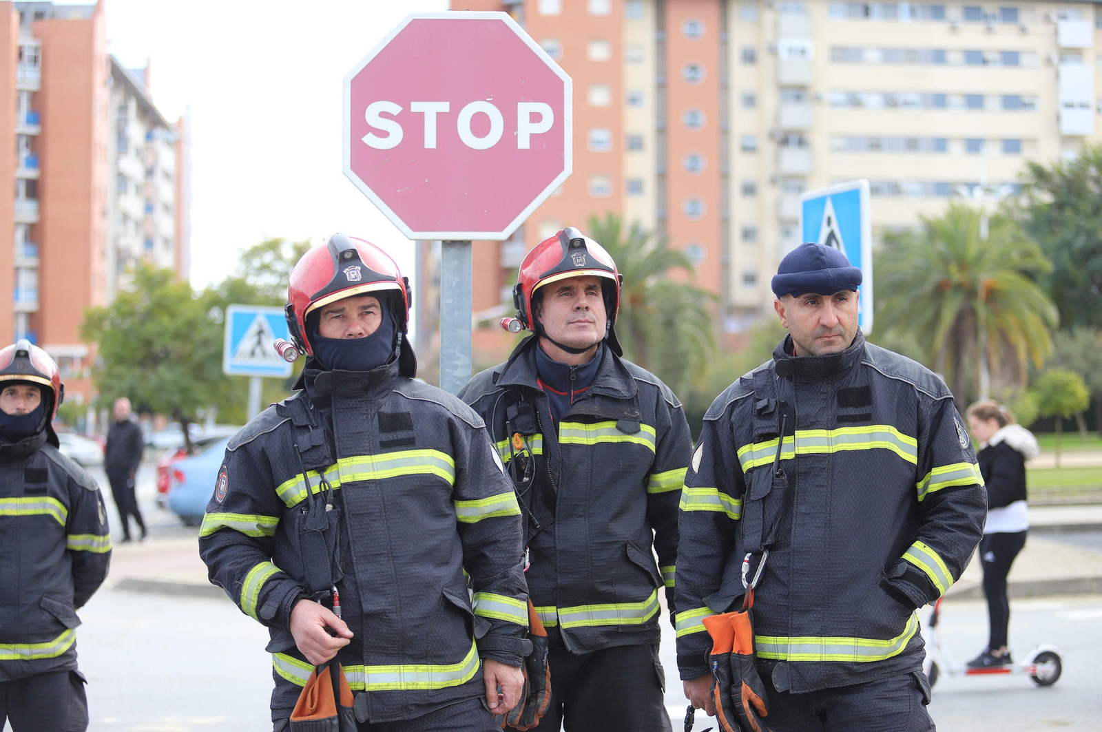 Imágenes del atrincherado que amenazaba con hacer estallar una bombona en el Torrejón, Huelva