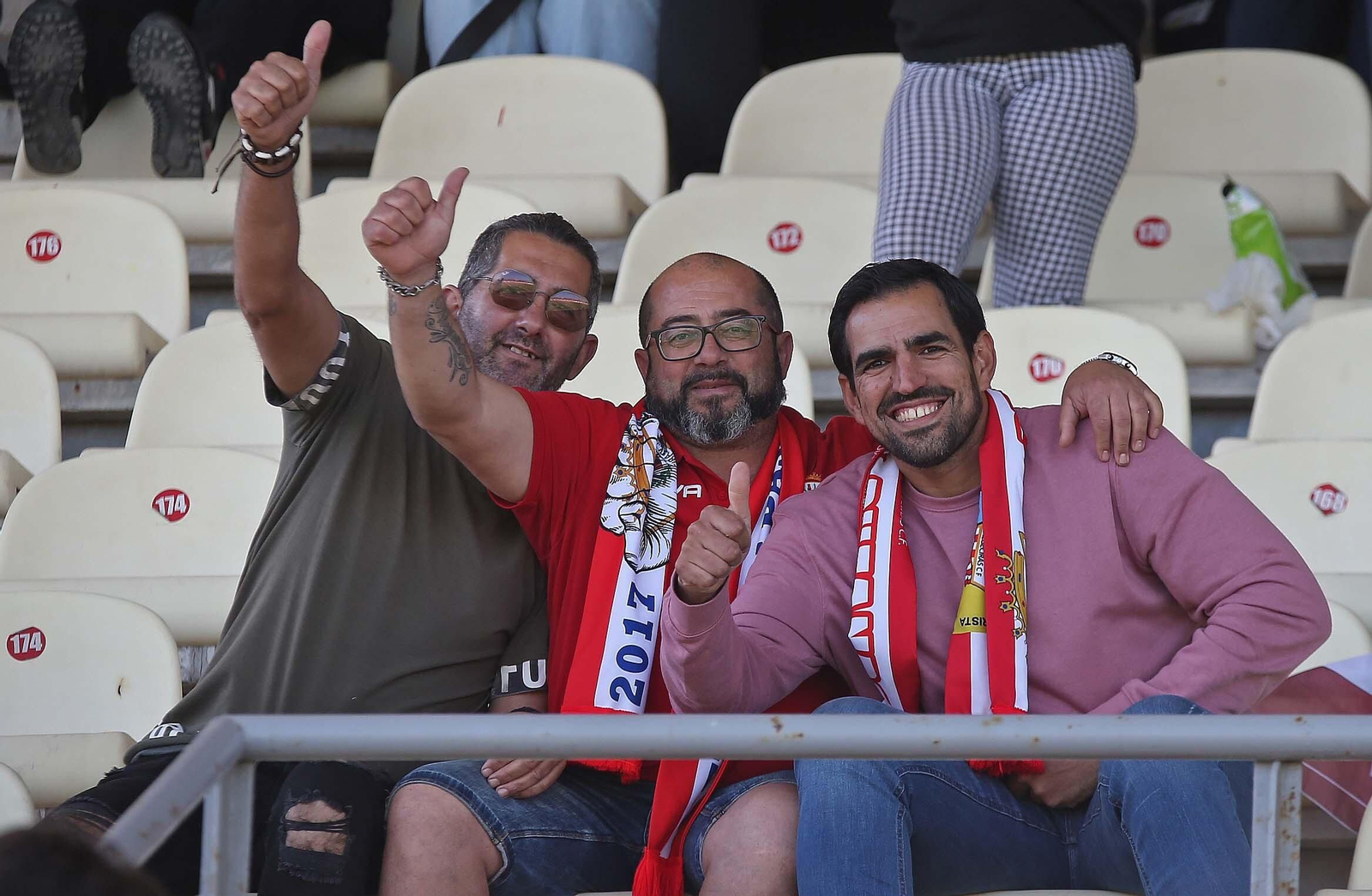 Fotos de la afición durante el Algeciras - San Fernando en el Nuevo Mirador