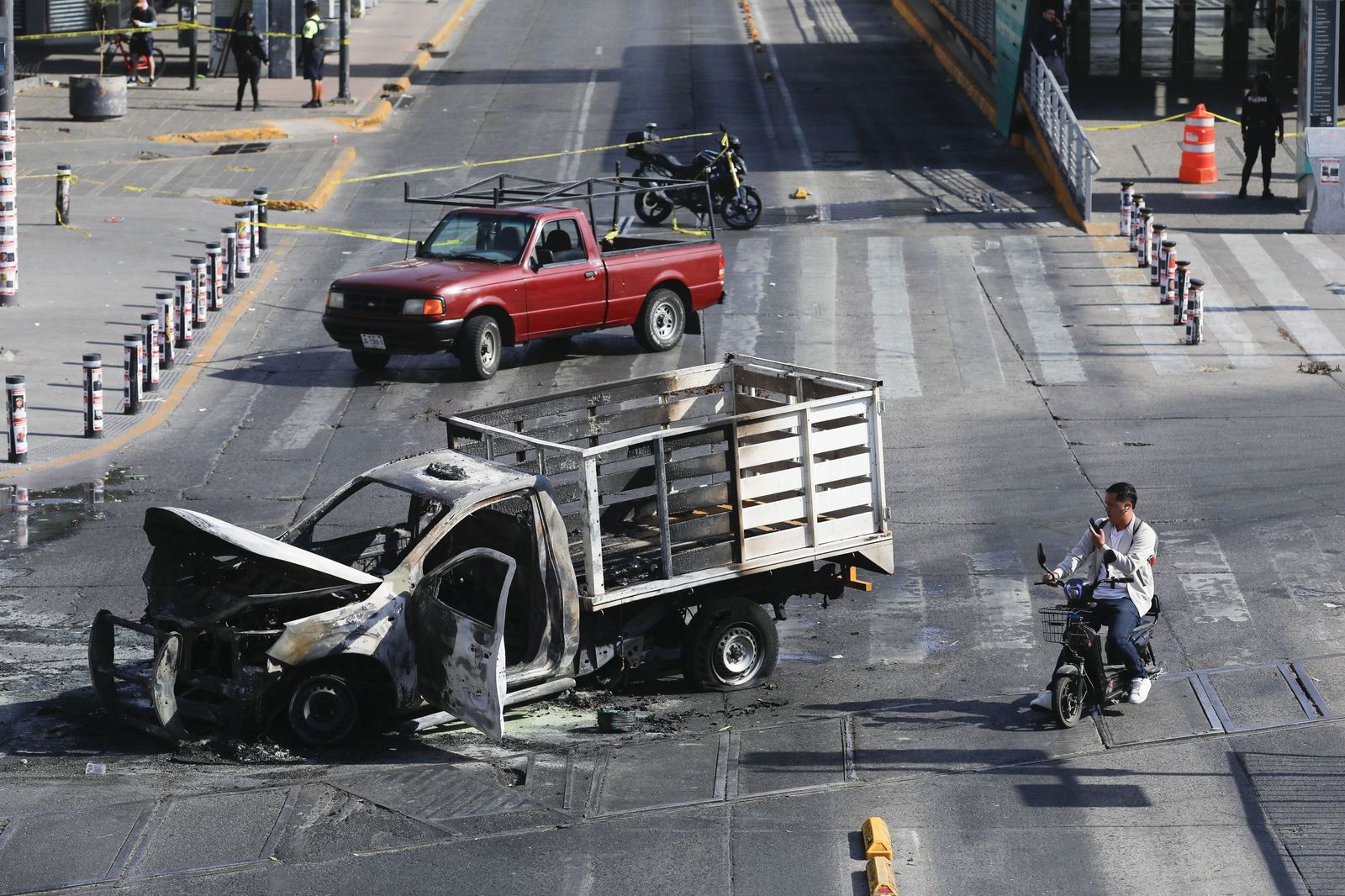 Las fotos de la ola de violencia en México tras la muerte del narco El Mencho