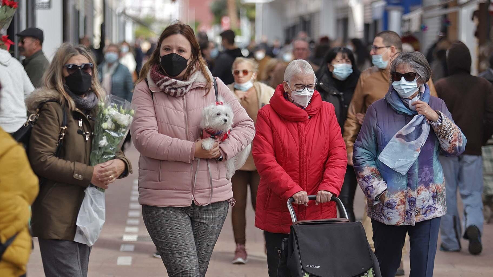 Fotos de la apertura del Mercado provisional en La Línea