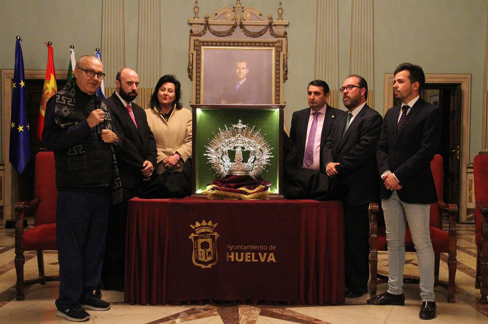 Presentación de la nueva corona de Nuestra Señora en su Soledad, en imágenes