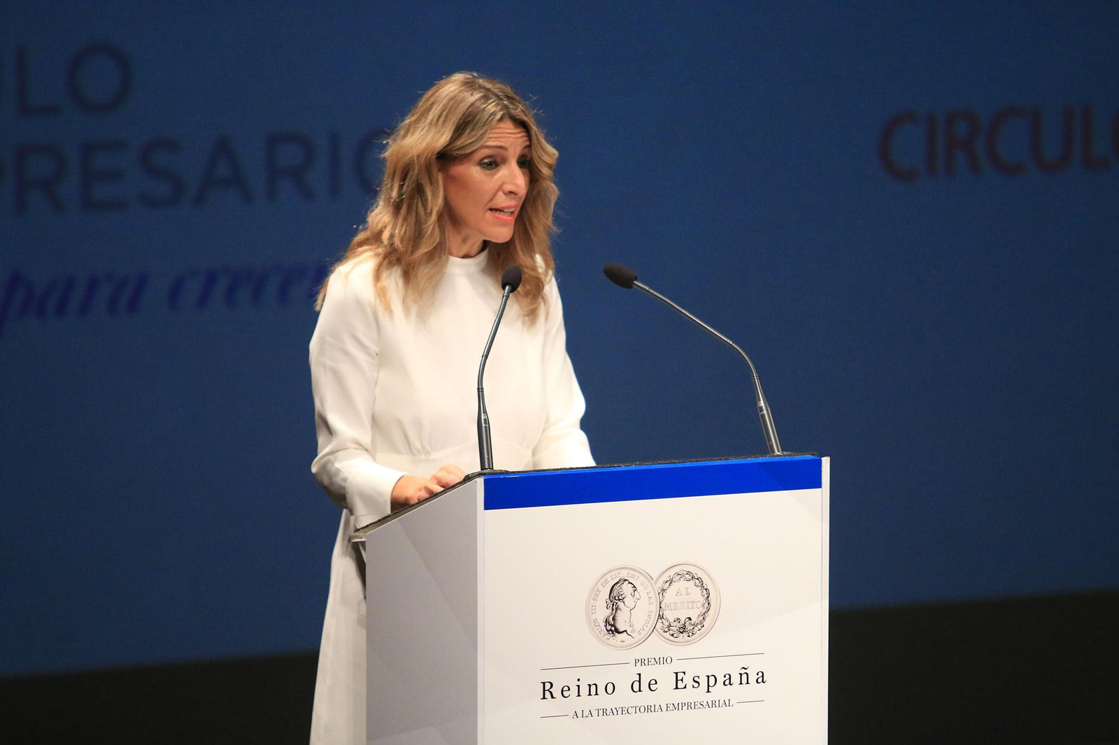 Fotogalería 'El Rey entrega el premio Reino de España a la Trayectora Empresarial a Paco Cosentino'