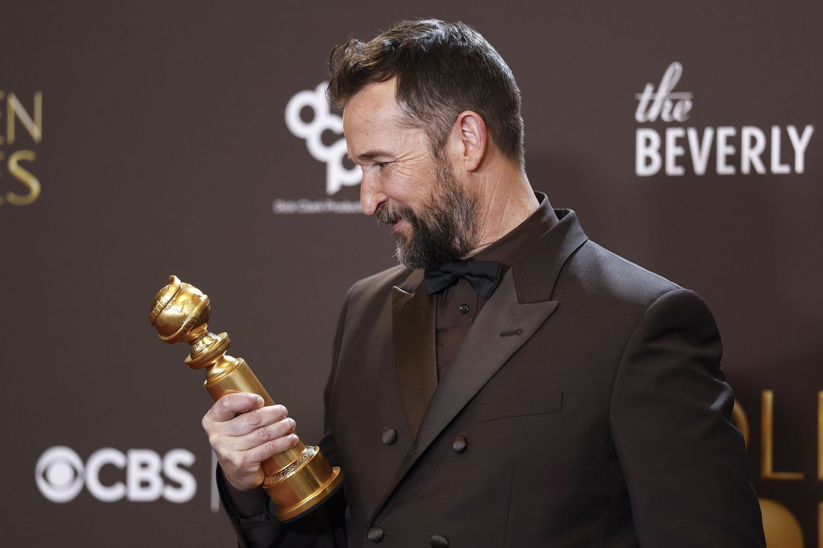 Noah Wyle gana el Globo de Oro por 'The Pitt'.