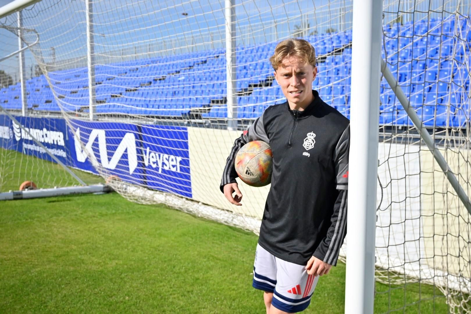 Alberto Vela posa para Huelva Información.