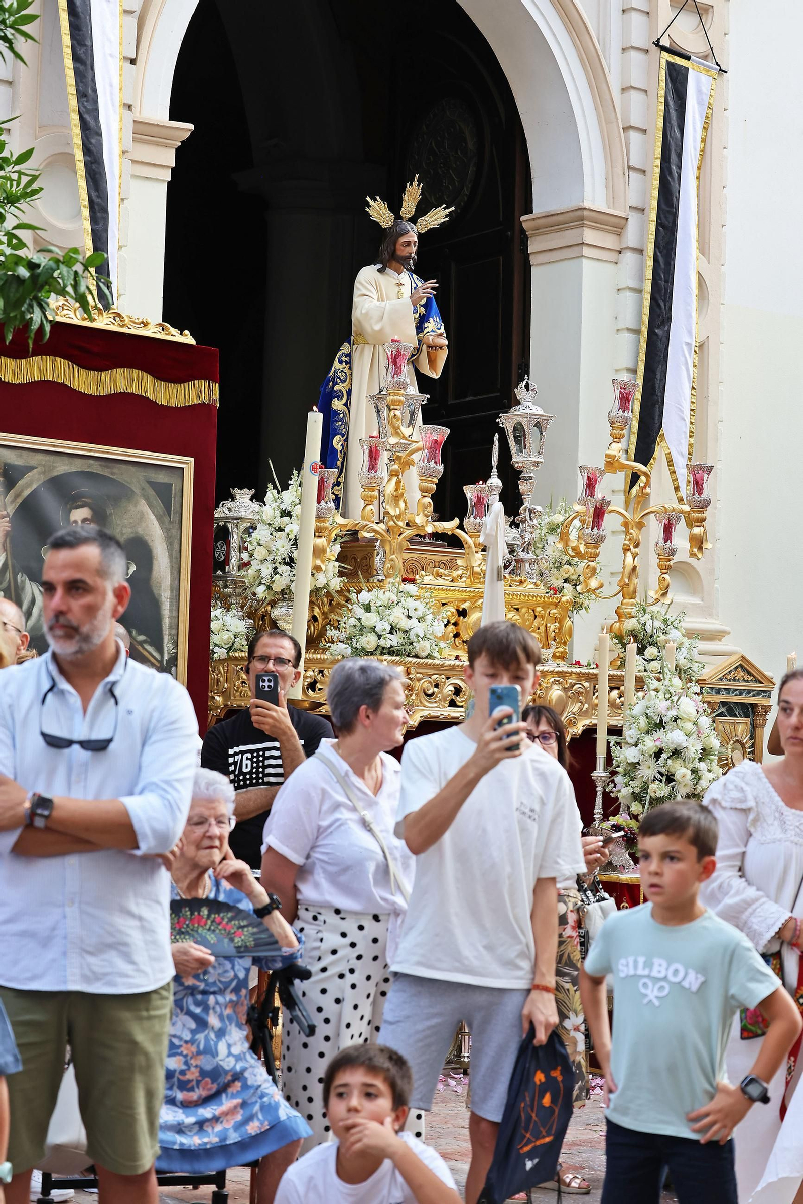 Imágenes de la procesión del Corpus Christi por las calles de Huelva