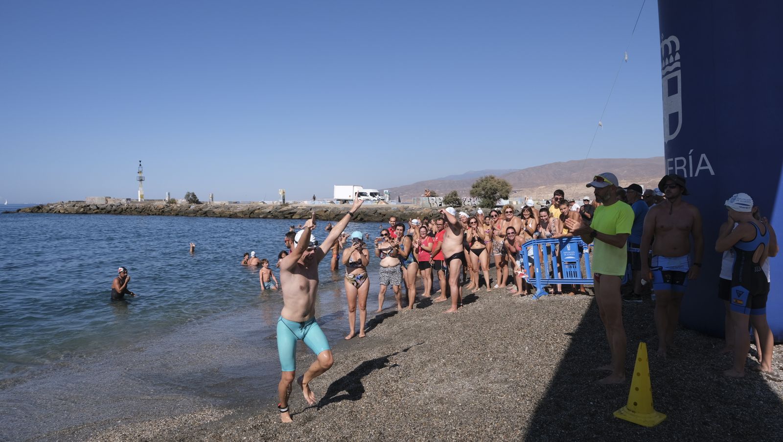 Imágenes de la travesía a nado de la Feria de Almería 2022