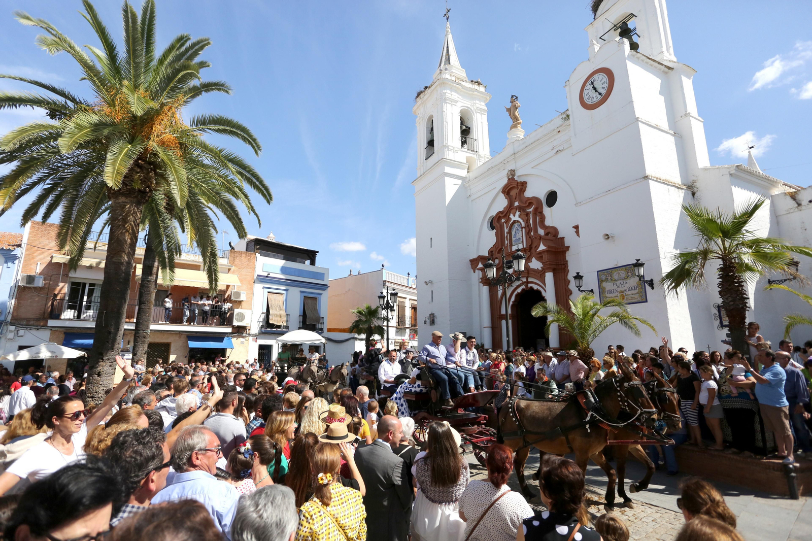 Imágenes de la Hermandad Matriz de Almonte en El Rocío 2019