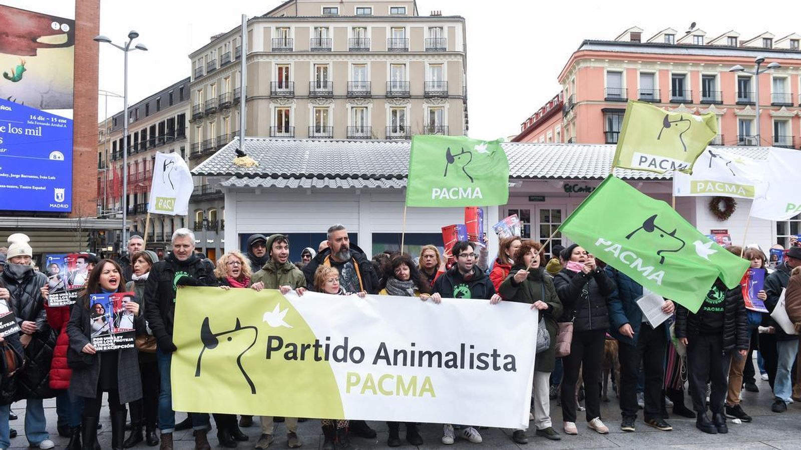 PACMA pide retirar la reforma del código penal que pena el abuso sexual a animales solo si requiere atención veterinaria