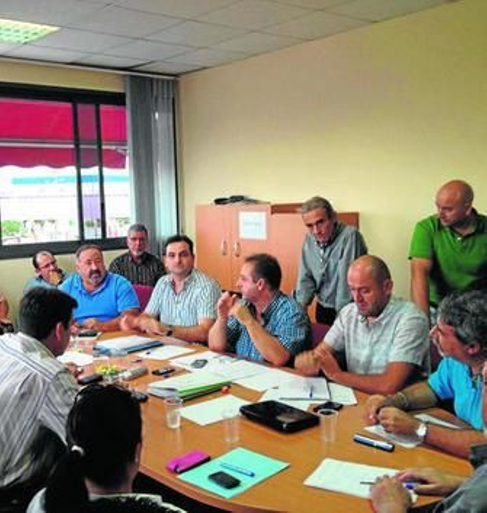 Reunión celebrada ayer en Málaga de las asociaciones del taxi de Andalucía.