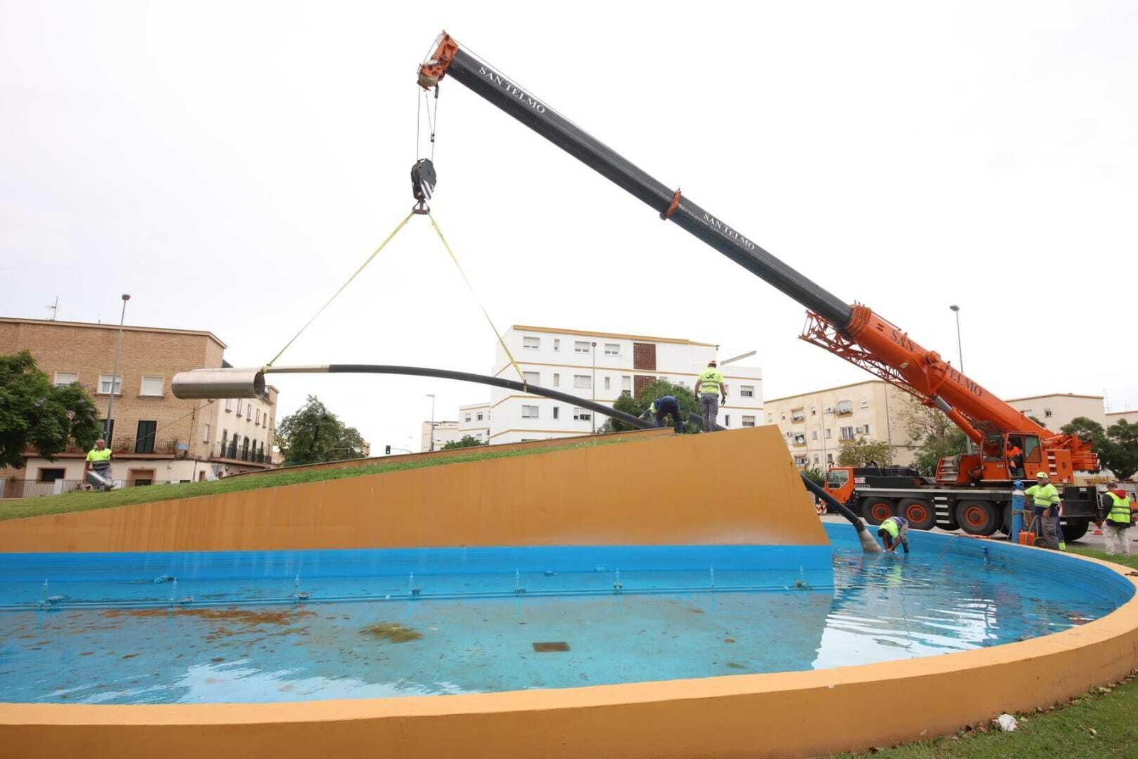 Retiran la venencia gigante de Jerez, dañada por la borrasca 'Bernard'