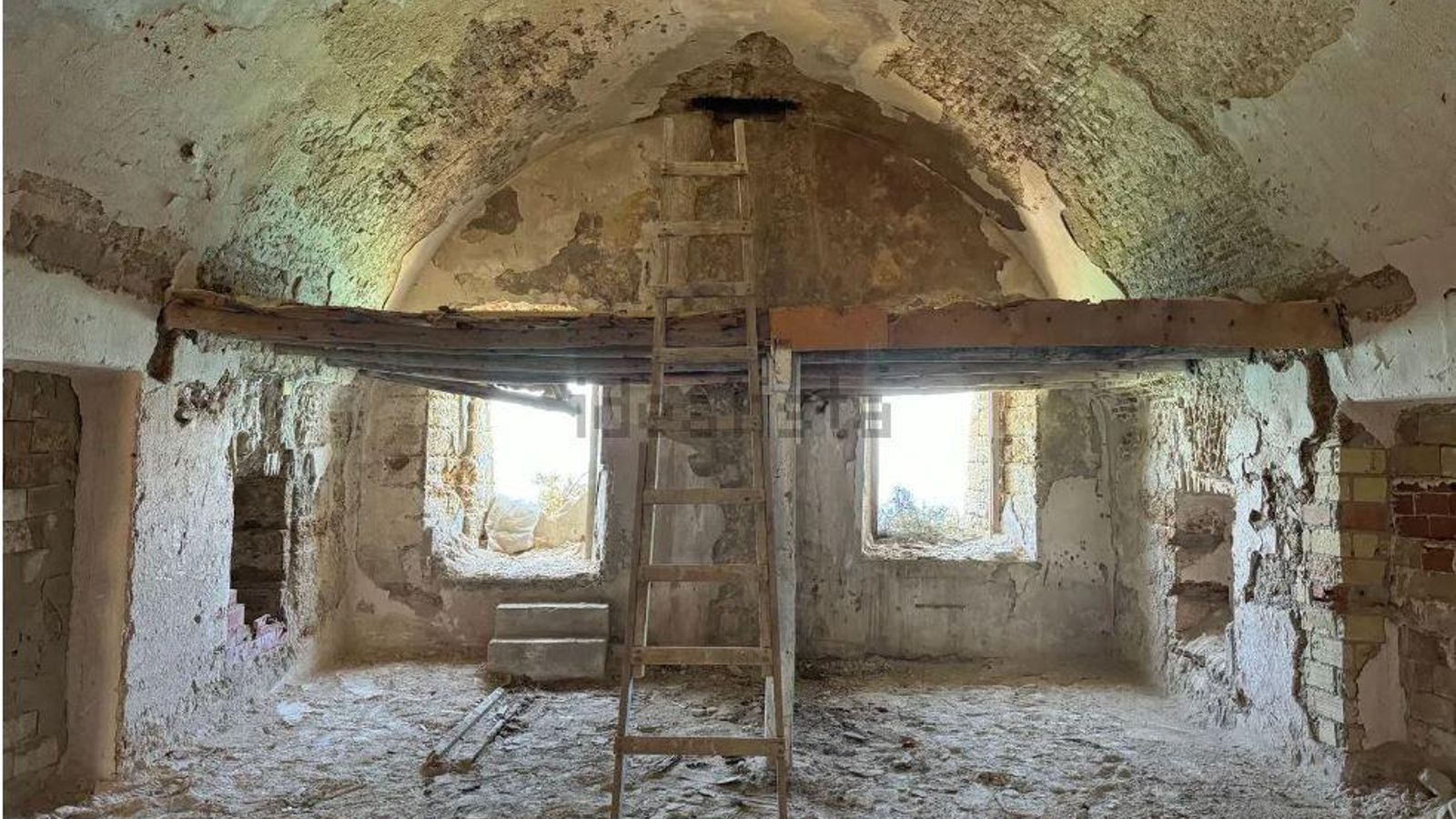 Una imagen del estado en el que se encuentra el fondo del local.