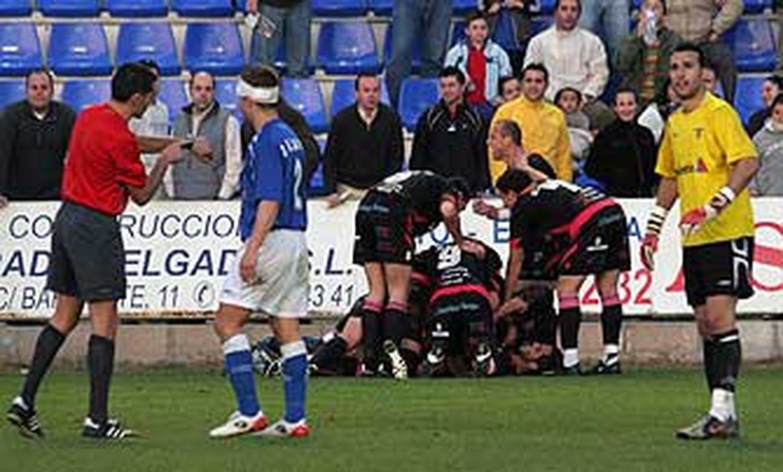 Écija-Lucena (2-2): Ortiz y Sandro tapan otro ridículo