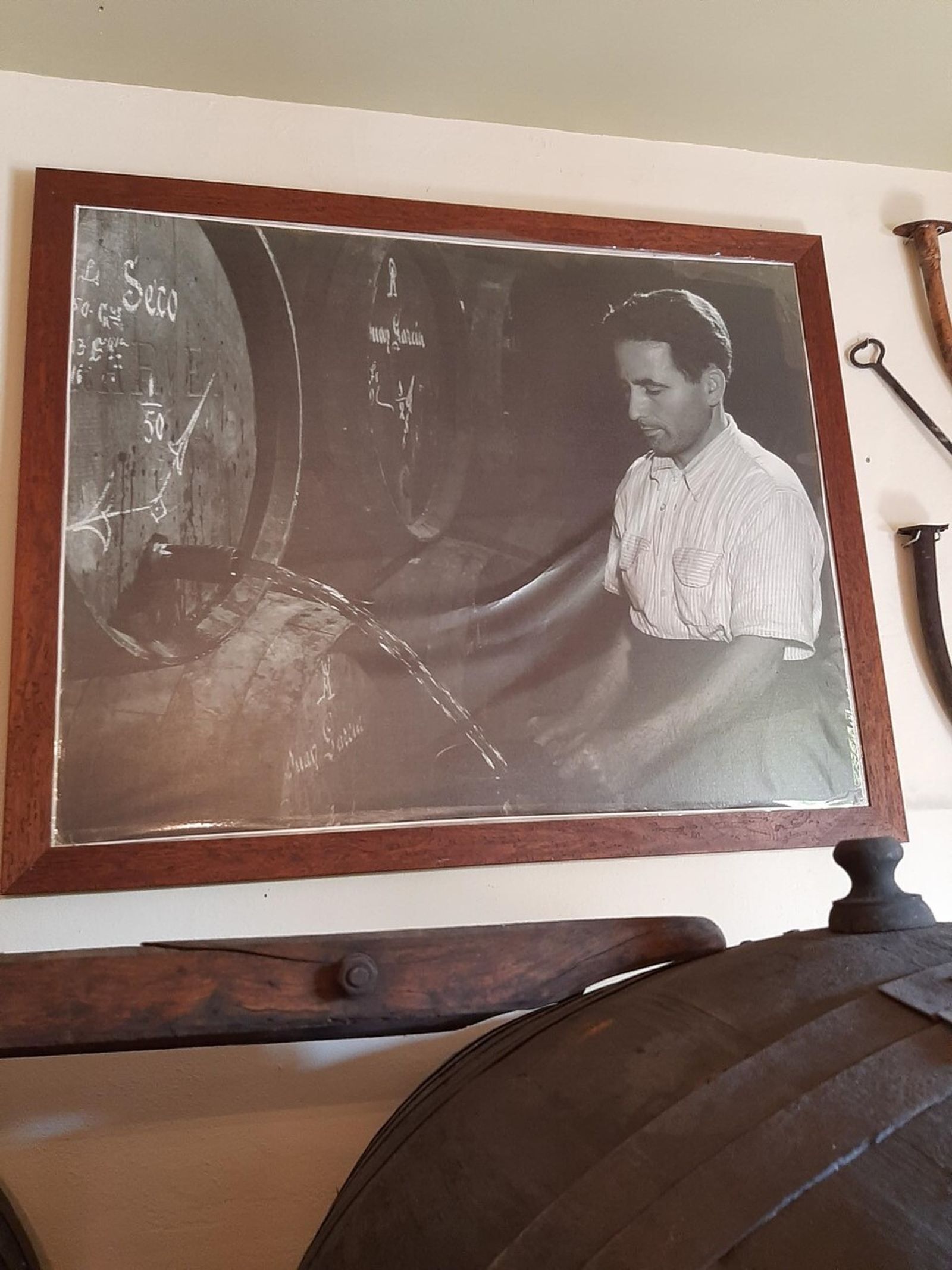 José, patriarca de la familia, trabajador en Garvey.