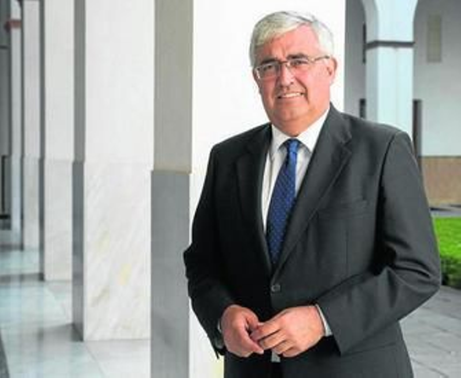 El consejero de Economía y Conocimiento, Antonio Ramírez de Arellano, en el Parlamento.