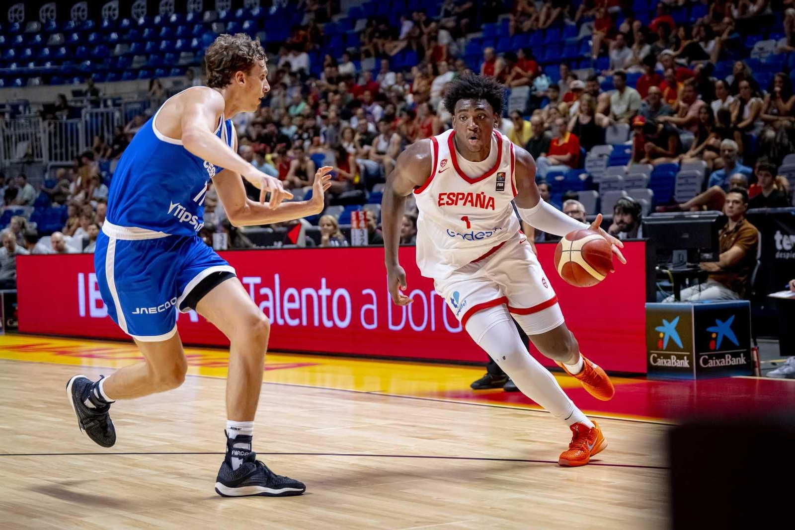 España B-República Checa, en fotos