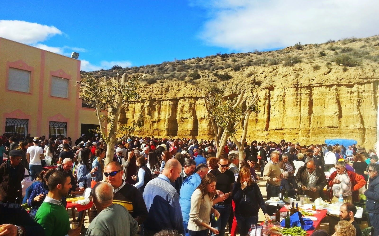 La edición del año pasado de la cata de vinos congregó a centenares de personas.