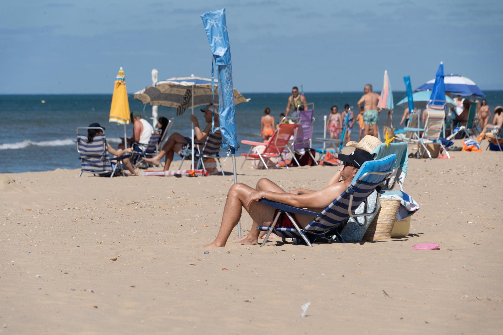 La Playa de la Bota este domingo, soleada, viva&nbsp;y&nbsp;con&nbsp;brisa