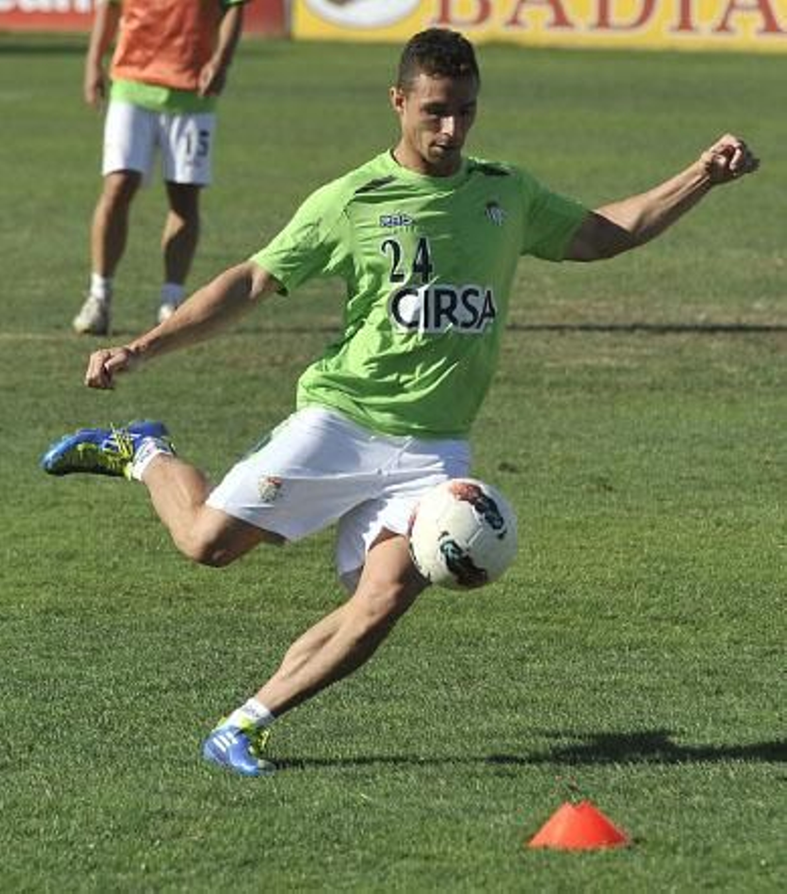 Rubén Castro amplía su contrato con el Betis tres años más