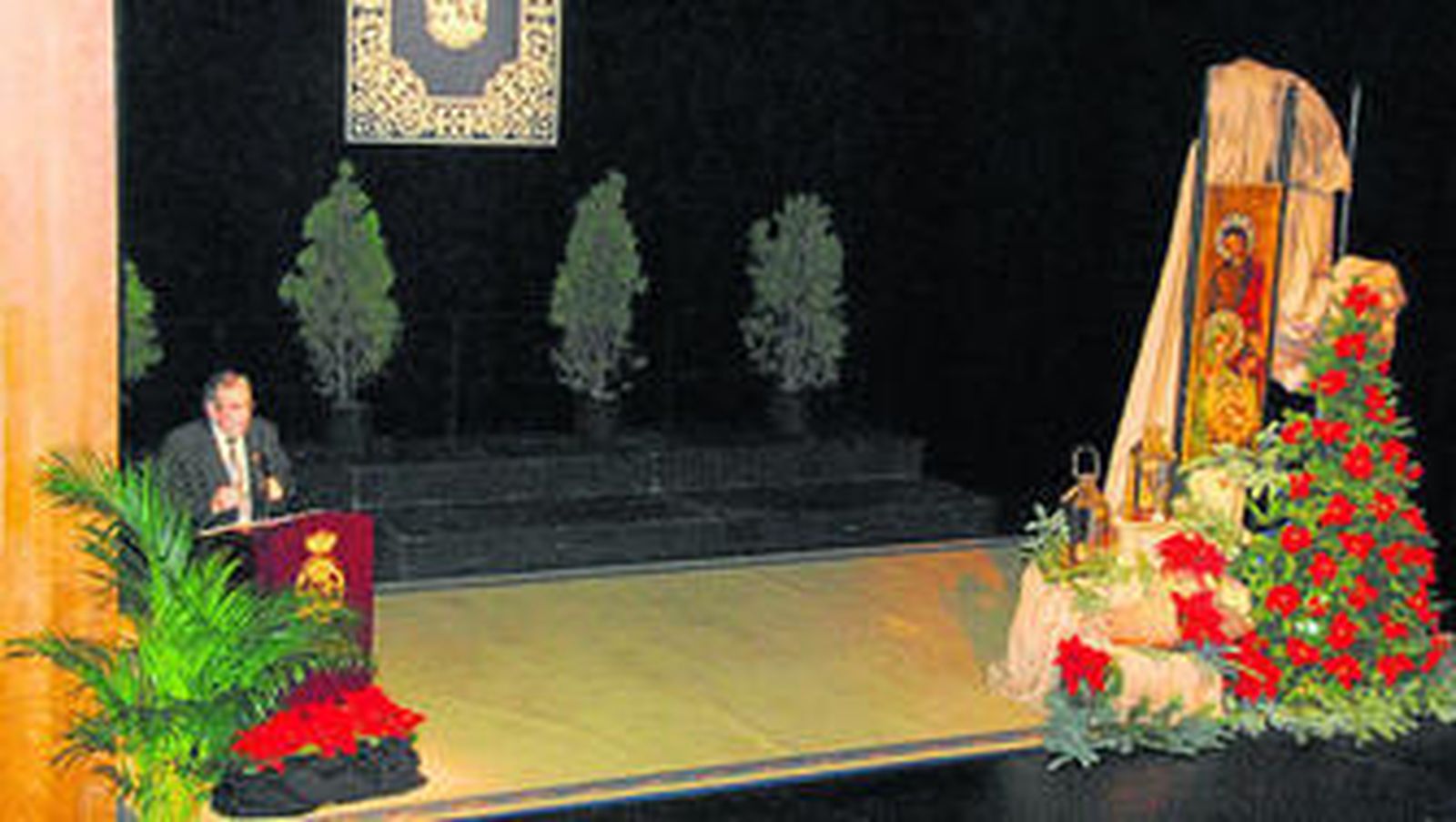 Antonio Murciano, ayer, en el Teatro de Las Cortes durante el Pregón de la Navidad.