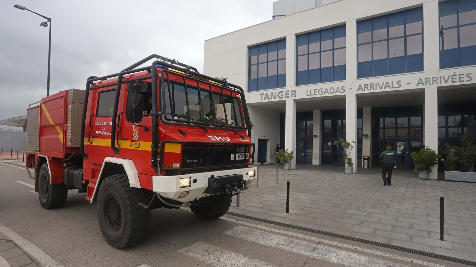 Fotos del despliegue de la UME en el puerto de Algeciras contra el coronavirus