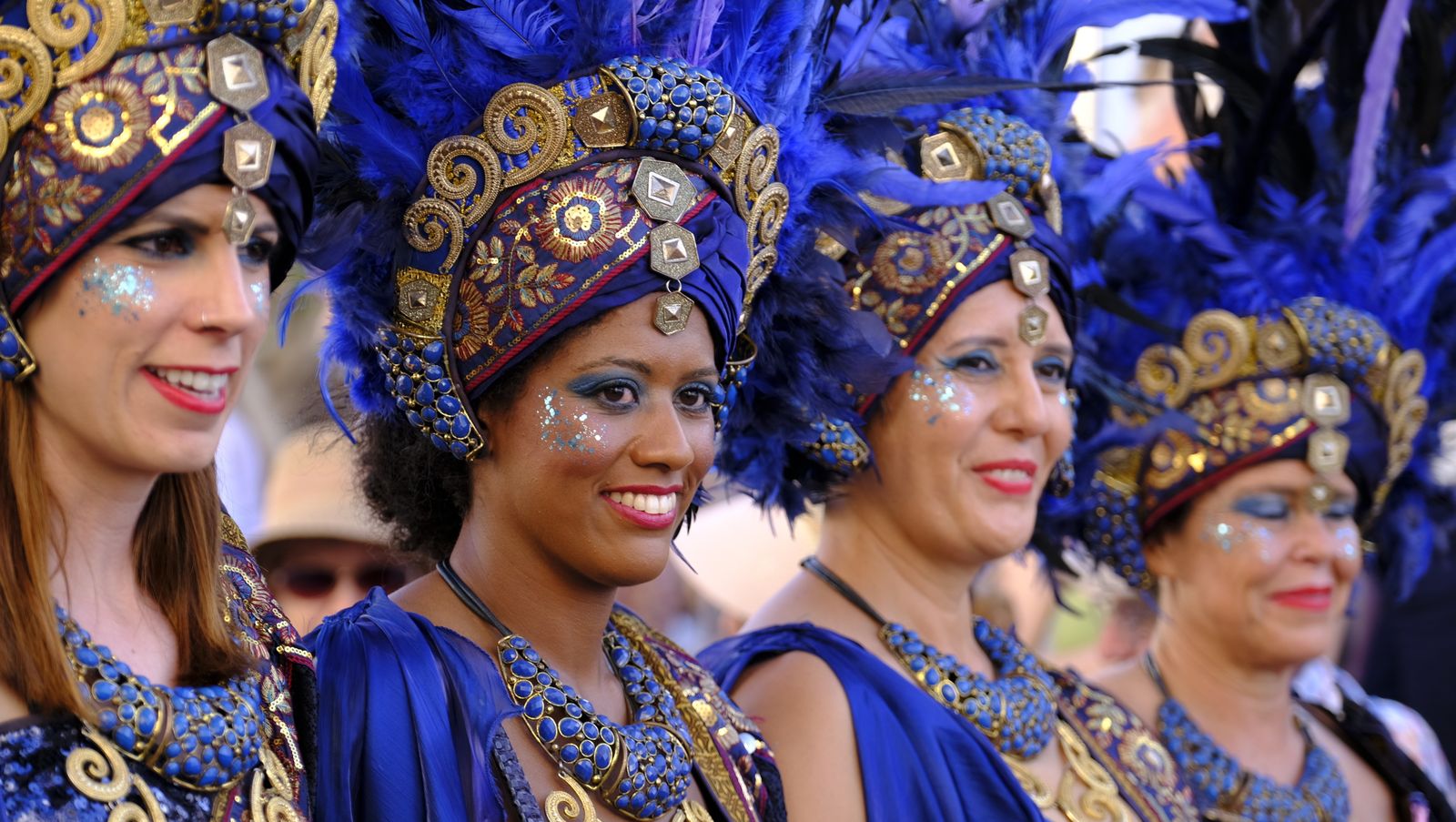 El espectacular desfile de Moros y Cristianos de Mojácar, en imágenes