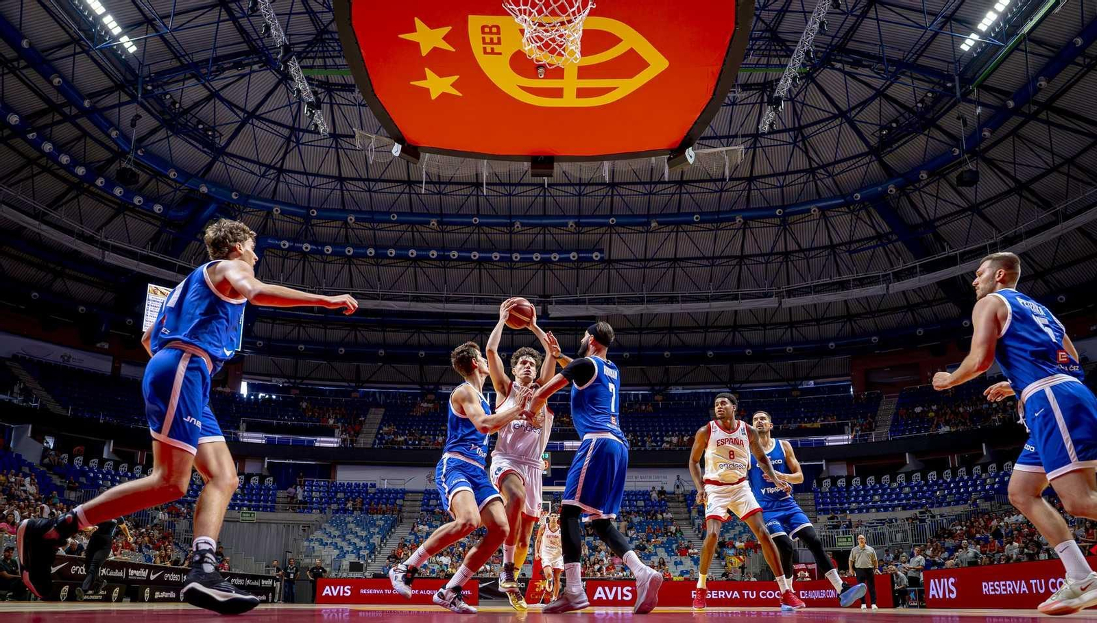 España B-República Checa, en fotos