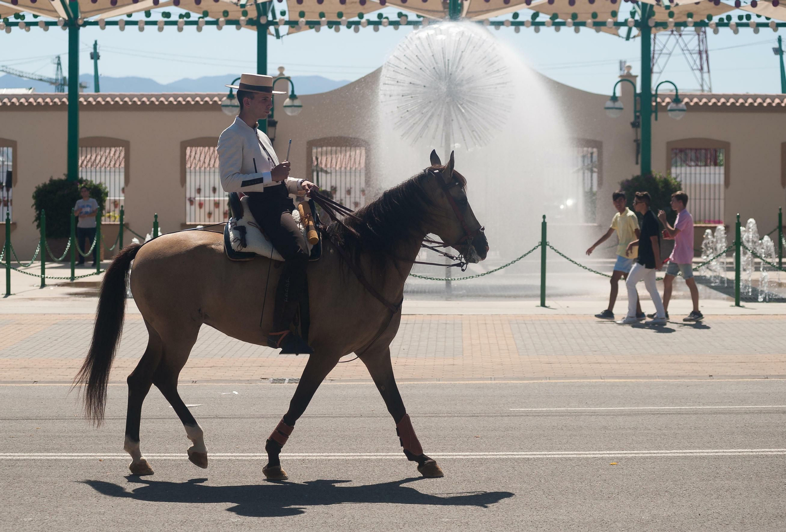 Segundo día de Feria de Málaga en el Centro y en el Real, en fotos