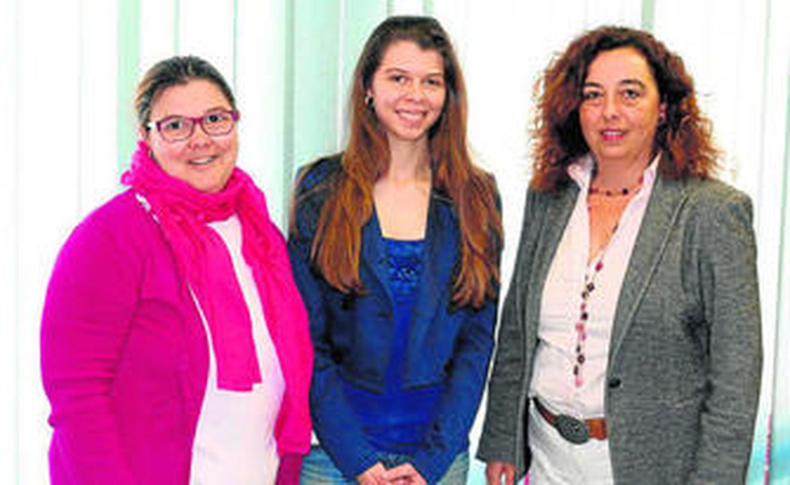 Un momento de la recepción brindada a la estudiante Beatriz Martos por parte de la edil María José Moreno.